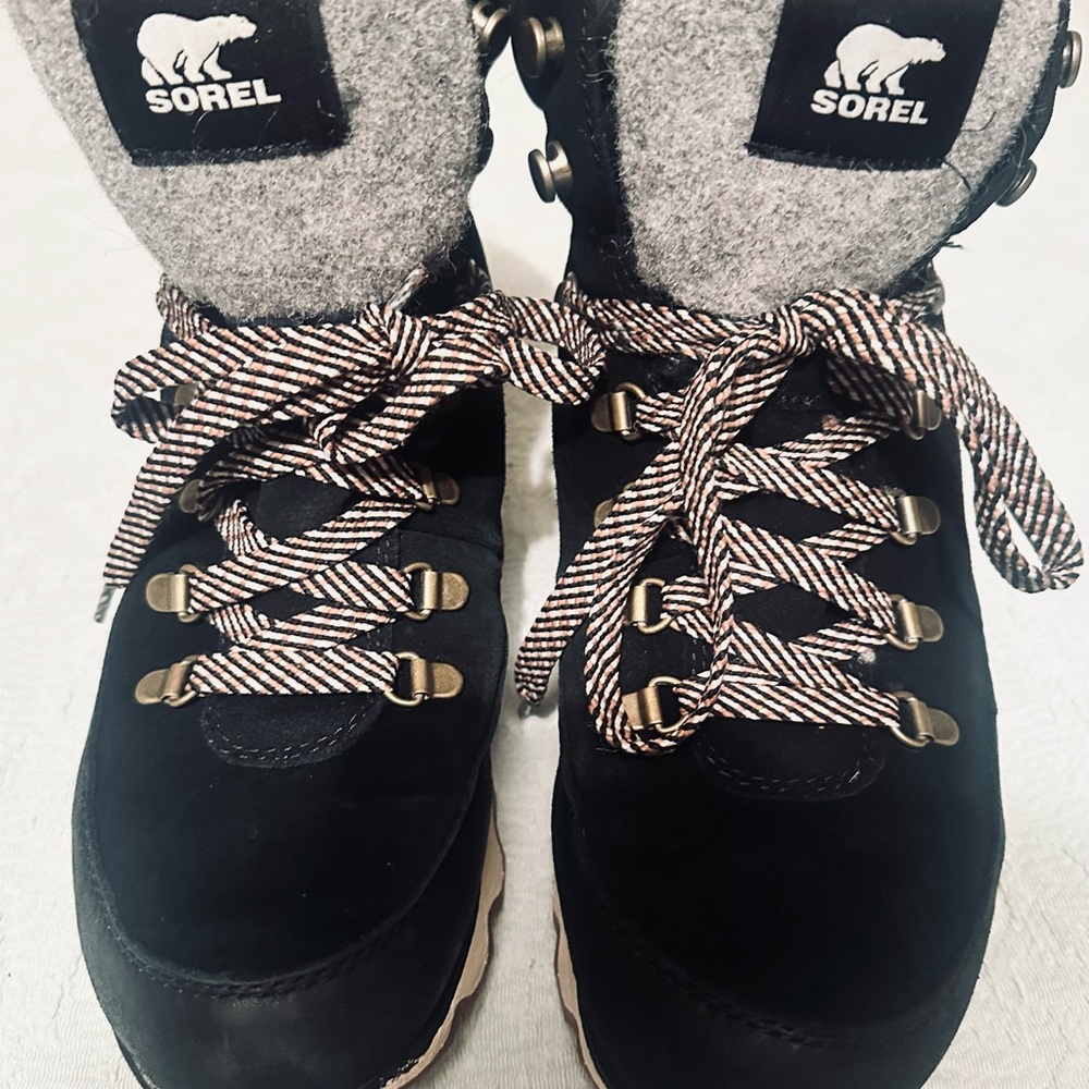 Sorel Black and Gray Lace-Up Boots
